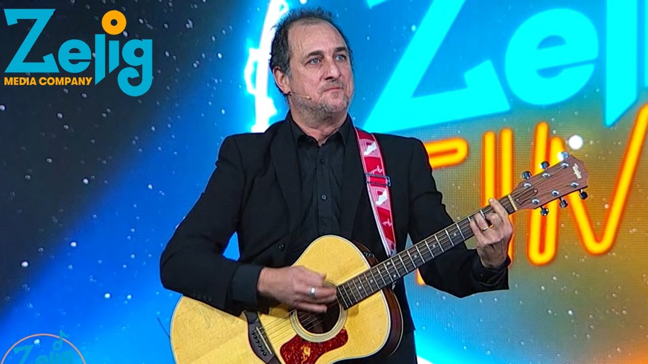 Andrea Di Marco - Se le canzoni straniere fossero cantate dai cantanti italiani - Zelig Music Time