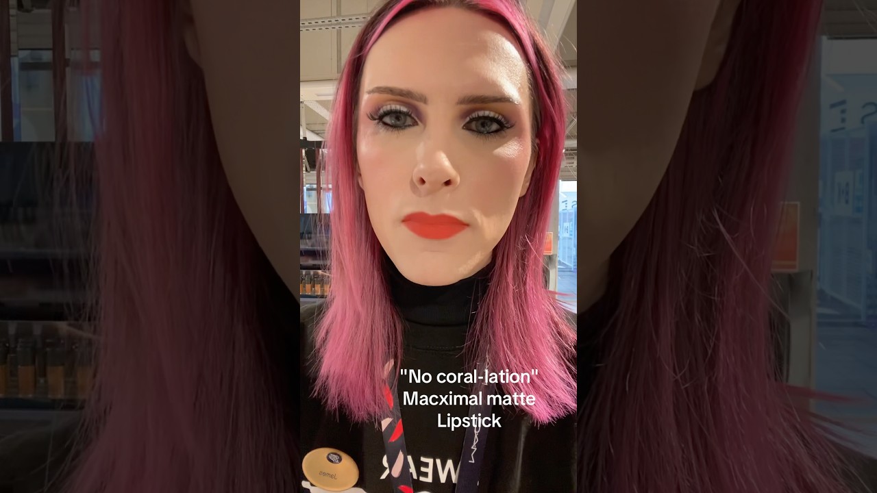 Lip of the day! “No coral-ation” Macximal silky matte lipstick and “flamingo” lipliner 