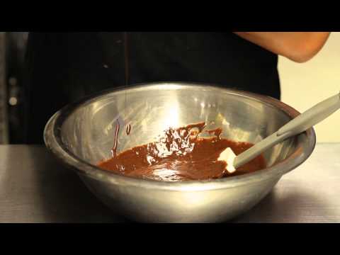 how-to-make-dense-cupcakes-:-making-&-decorating-cupcakes