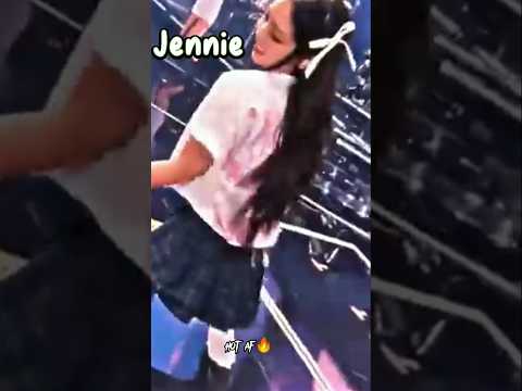 blackpink members twerking on stage || jisoo vs others || #blackpink