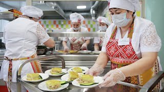 Бесплатное школьное питание: чем кормят школьников начальных классов в России?