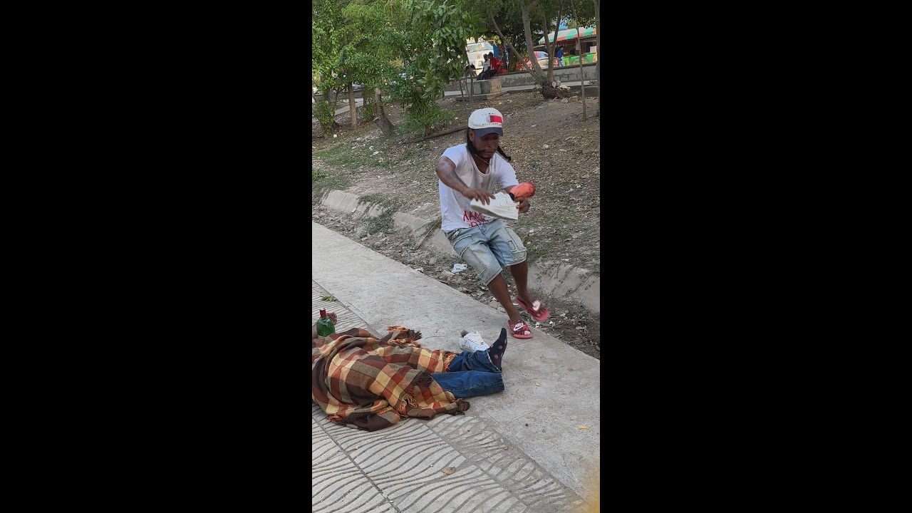 la pierna loca  🥴🦵😅😂 #viral  #bromas