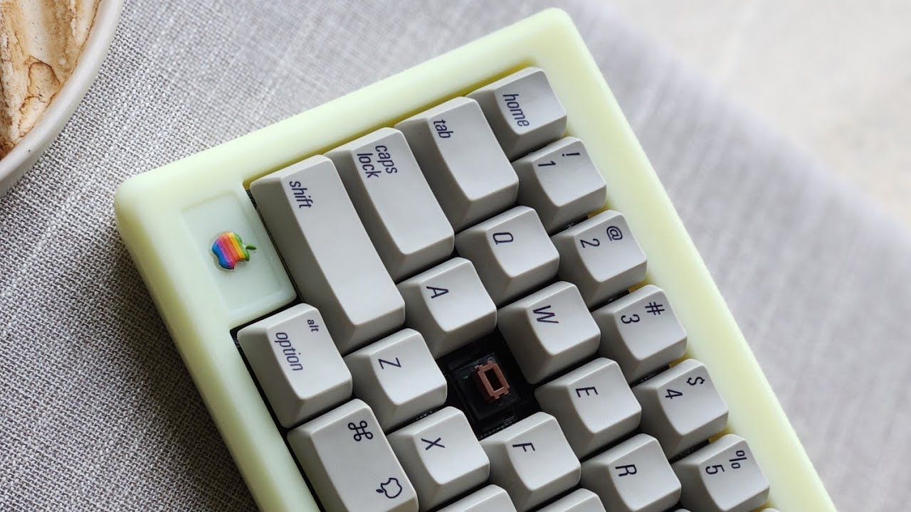 Kiet Reduced Keyboard II (KRKII) | SKCM Brown Alps - YouTube