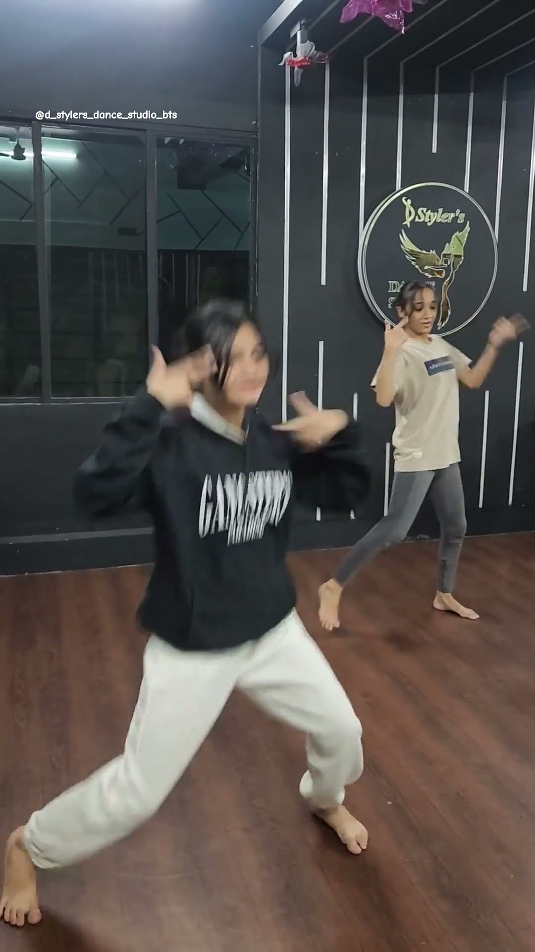 Gulabi Sadi | Remix |  #marathitadka#marathimulgi #dstylersdancestudio#marathistatusking