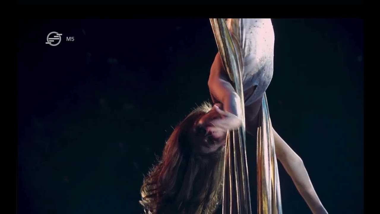 Igazából Karácsony Dohnányi zenekar Vincze Tünde Produkcio Aerial Silks/ MVM DOME 