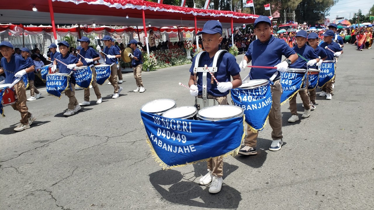 Penampilan Drumband & Marching Band SD Negeri 7 Kabanjahe di Parade HUT RI ke-80 Kabanjahe 2025