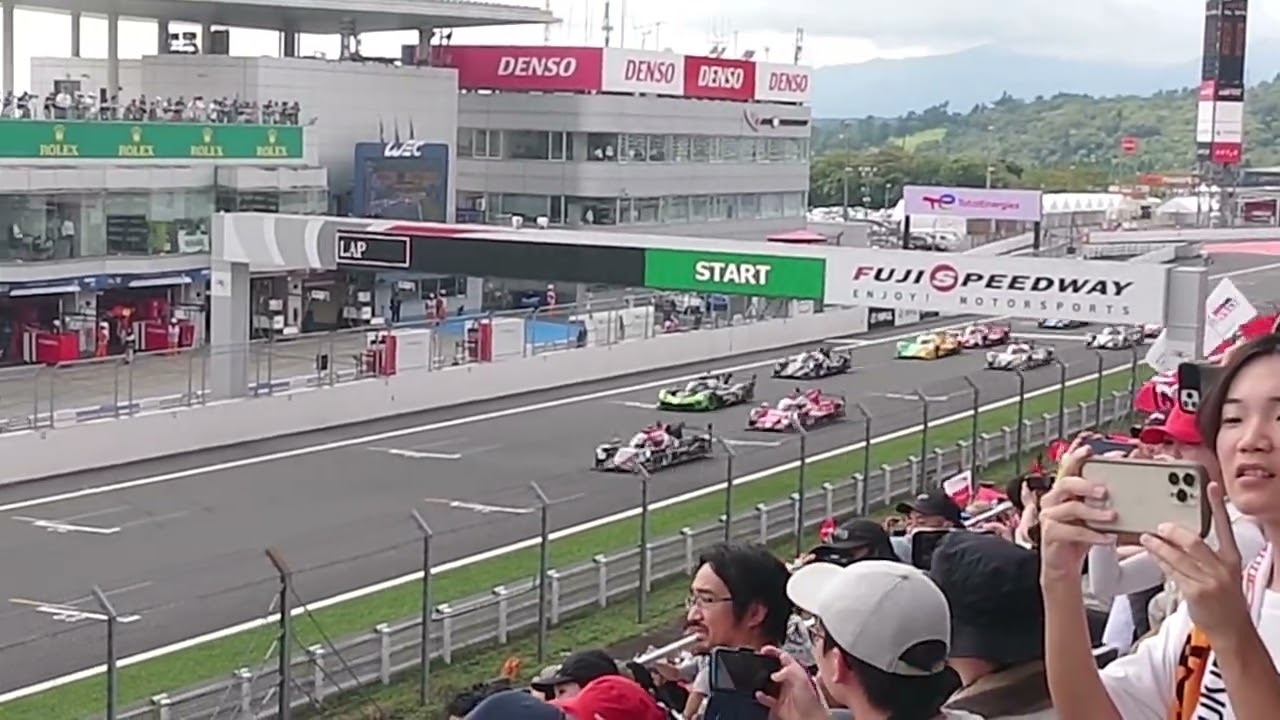 WEC 2023 (富士)6時間レースのローリングスタートシーン。            #TOYOTA  #Porsche #GR010 #963LMDH