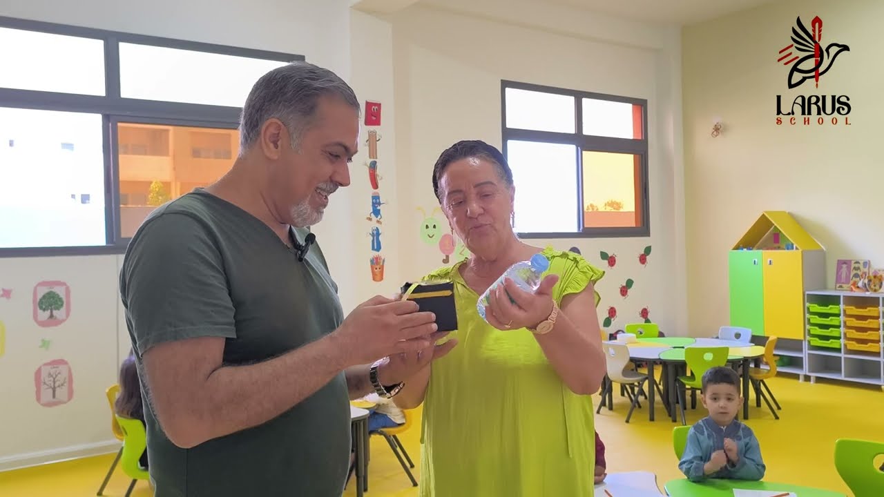 الفنان الكبير الصديق مكوار على خشبة مسرح Larus school