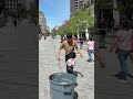 Est-ce que les Montréalais savent jongler? 😲 Do Montrealers know how to juggle?