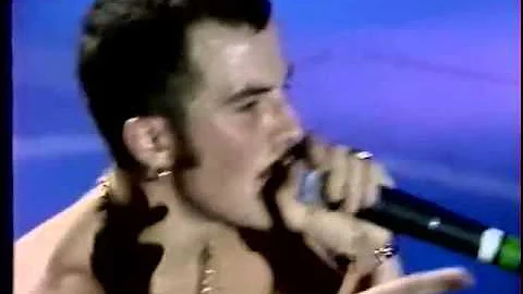 East 17 - Innocent Erotic (live in Moscow '96)