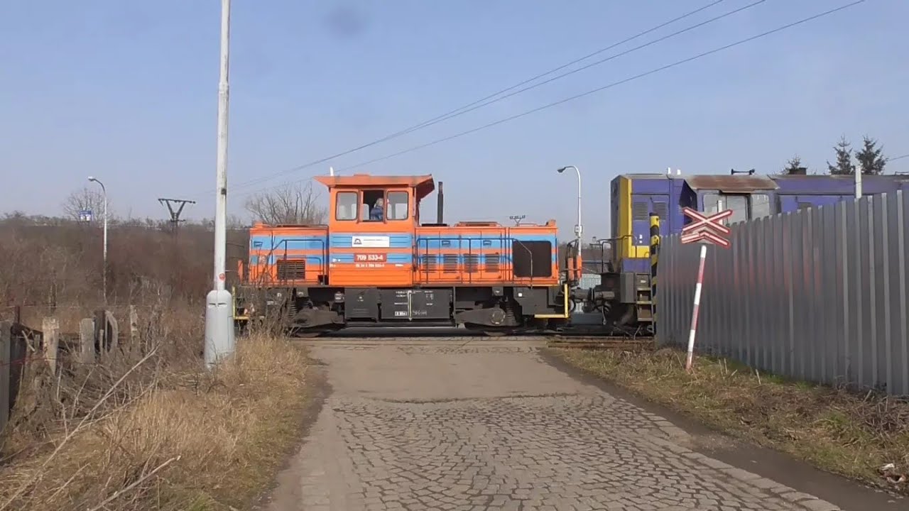 Železniční přejezd (výstražné kříže) Brno-Slatina [vlečka OHL ŽS] - 26.2.2021