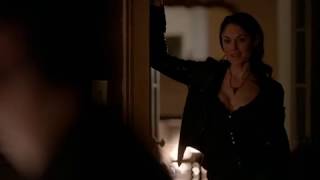 Damon Dando Uns Beijos Numa Vampira The Vampire Diaries 7X12