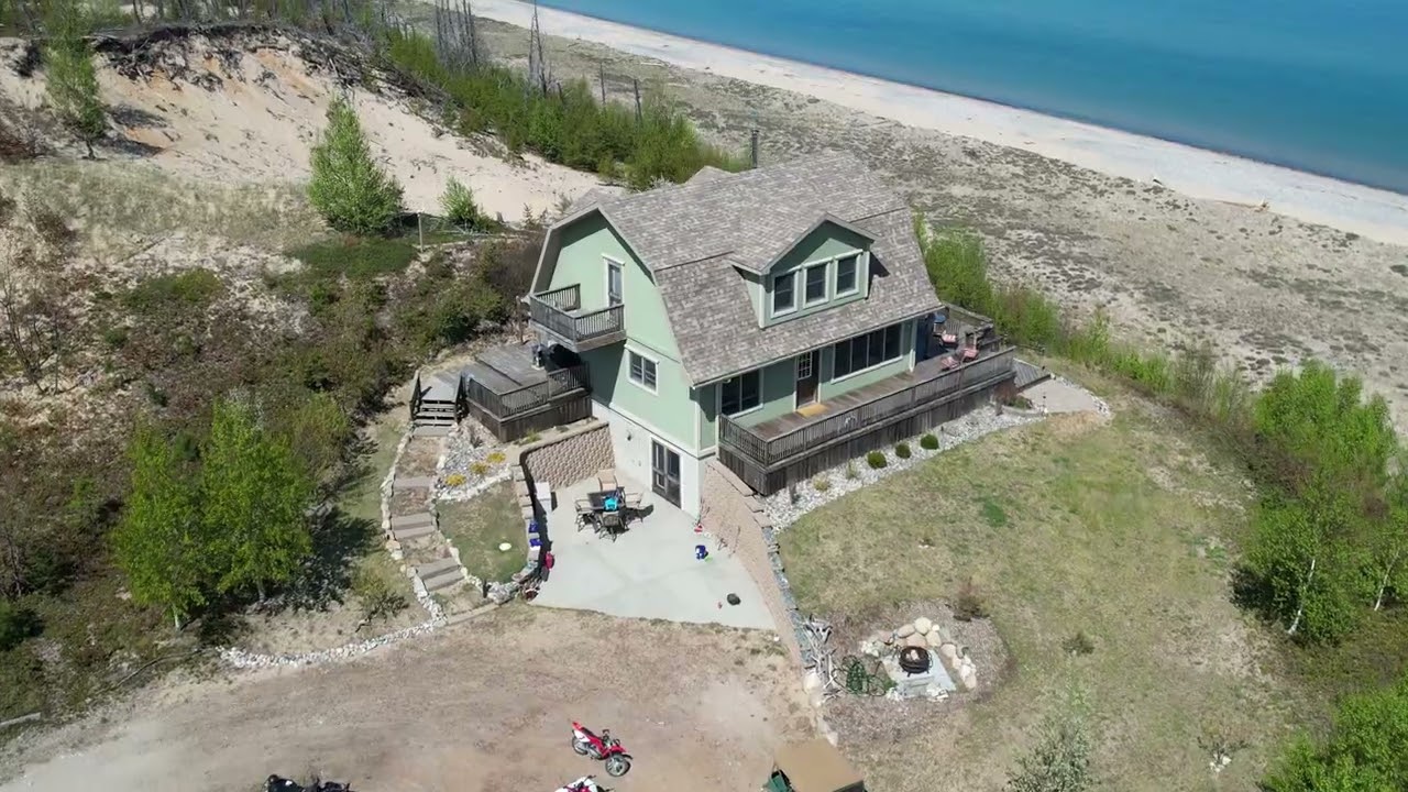 Cabins on Lake Superior in Michigan's Upper Peninsula