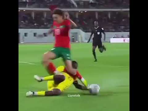 💢تحركات الياس بن صغير رفقة المنتخب الوطني المغربي ضد أنغولا❤️🇲🇦