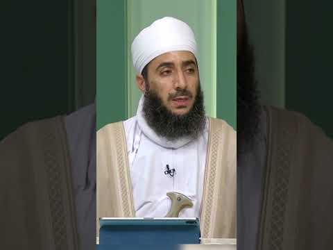 وجميله وجذابه لكنها ليست صوت القارئ الحقيقي انما بتاثير تلك الاله هذا التصرف هل يصح مع القران الكريم