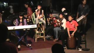 Adele - Set Fire To The Rain (Monica Cover Acoustic with Glazba Band)