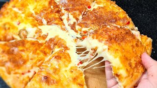 بكوبايه ونص دقيق وشويه ميه عملت بيتزا حجم كبير وهقولك أسرار الجبنه المطاطيه