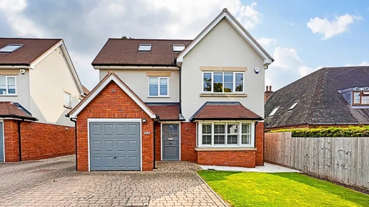 Six Bedroom Detached Property In The Golden Triangle - £1,395,000