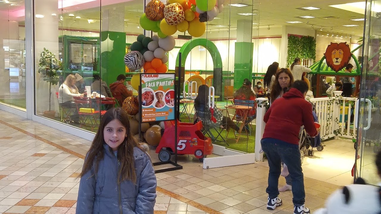 PLAYLAND Woodbridge NJ Center Mall jump play slide indoorplay 