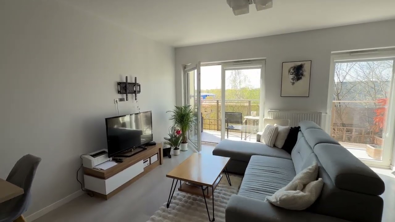 Spacious 3-room apartment with a large balcony - Apartment - Sale - Piaseczyński, Piaseczno / Józefosław