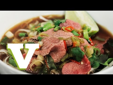 How To Make Vietnamese Beef Noodle Soup: Asian Bites