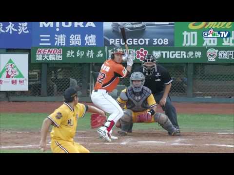 08/21 兄弟 vs 統一 四局下，蘇智傑敲出中間方向二壘安打