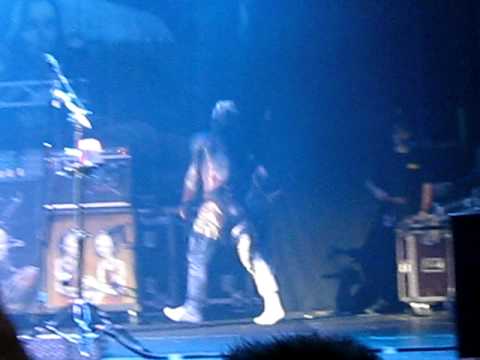 Limp Bizkit - Hot Dog (Live, Vienna, 2011)