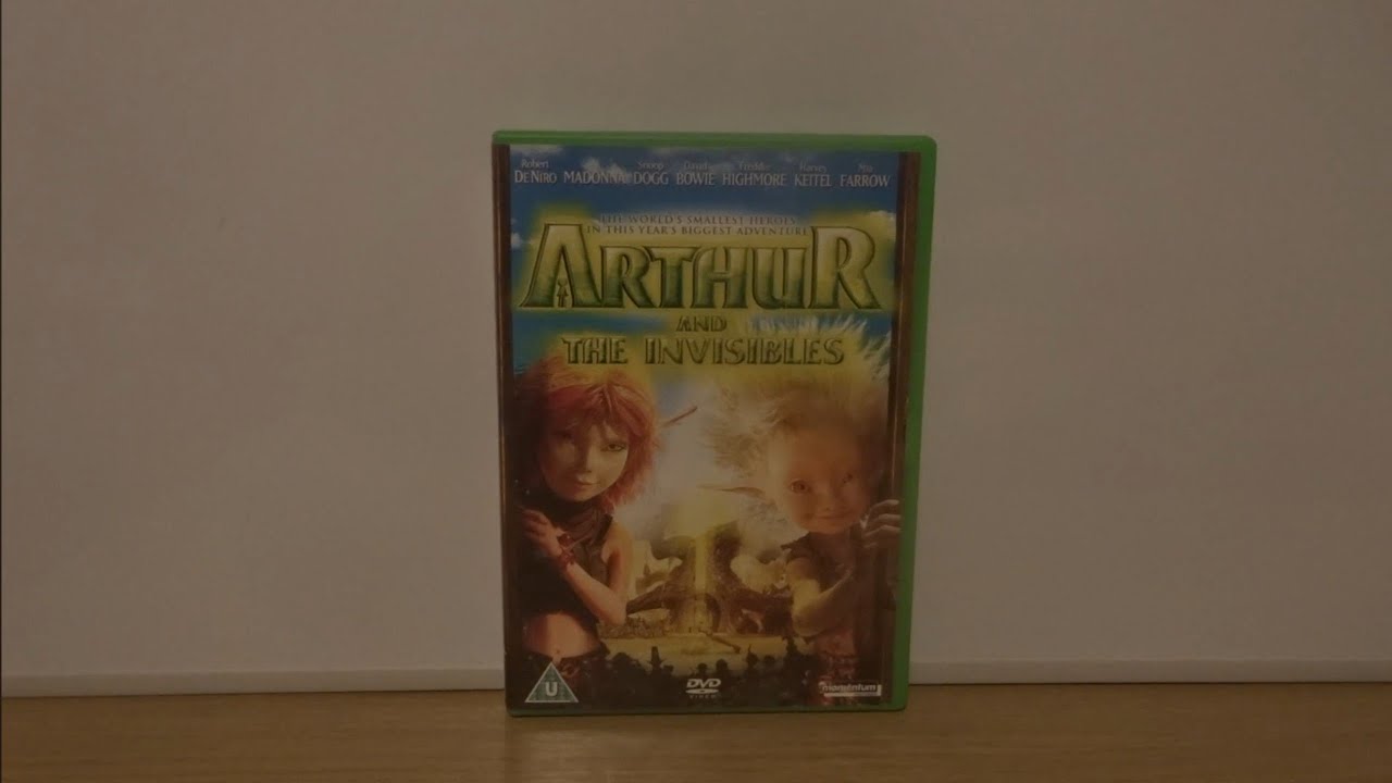 Распаковка DVD-диска «Артур и невидимые» (Великобритания).