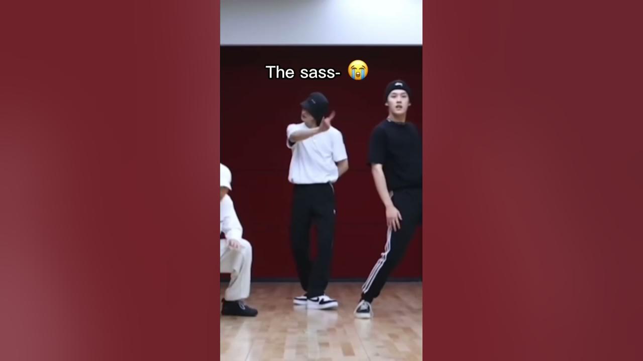 Hyunjin at domino dance practice 🤩 #straykids #kpop