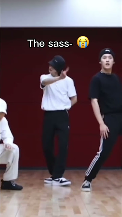 Hyunjin at domino dance practice 🤩 #straykids #kpop