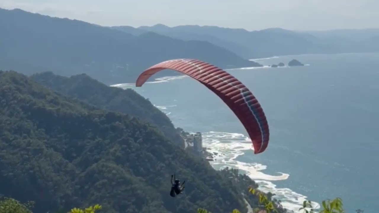 Despegue en parapente de conchas chinas en Puerto Vallarta 