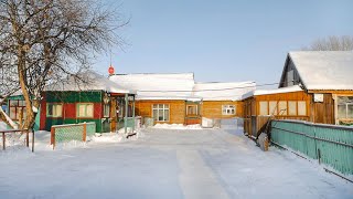 Life in winter in Russian village.  How Russians live these days.