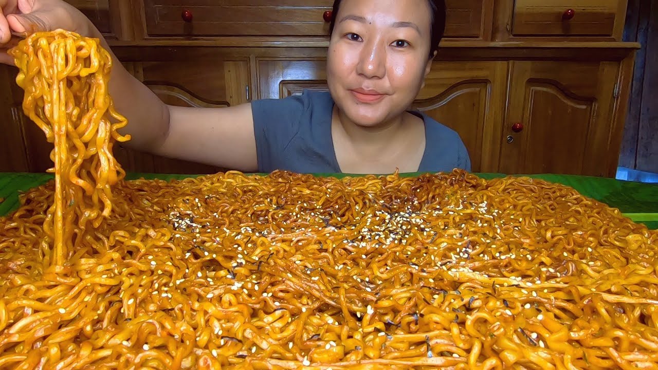 10 Packet Spicy Samyang Noodles Challange Eating Show