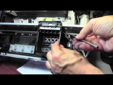Принтер Epson как снять  печатающую головку для чистки и промывки