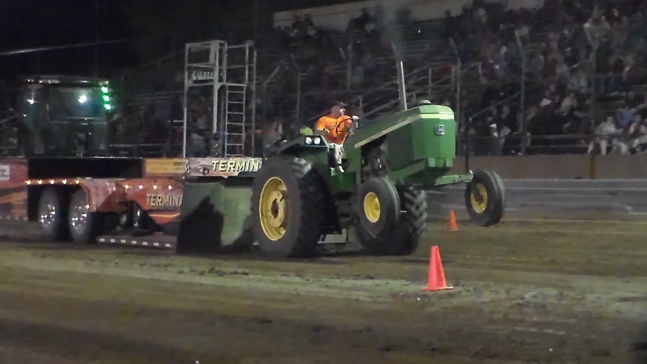 11,500lb 2 Hot 2 Farm 15mph Tractors Pulling at Lancaster WI 8/17/2013