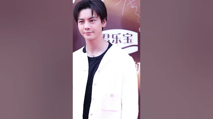 #陈伟霆 和谢霆锋一起走华表奖红毯，将一起主演林超贤导演的电影《无限任务》| 中国电视剧精选 - 天天要闻