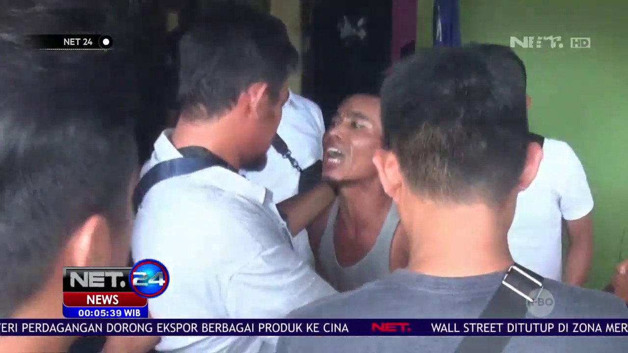 Detik-detik Polisi Gerebek Kampung Narkoba di Medan - NET24