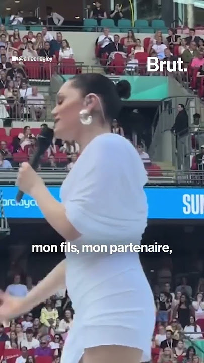 Jessie J performed one last concert before starting her breast cancer treatment.