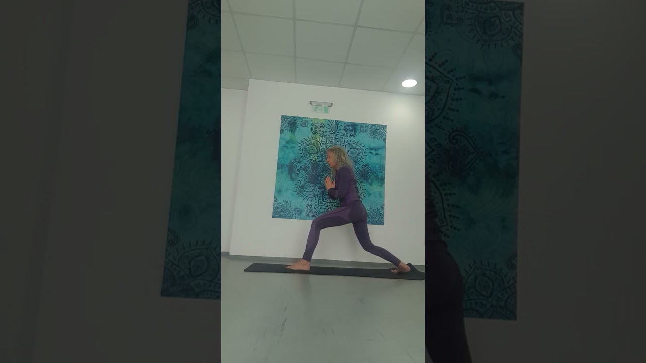   Йога за баланс и сила