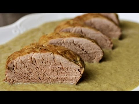 Video: Cómo Cocinar Cerdo Con Champiñones Bajo Vino Blanco Con Bayas De Enebro