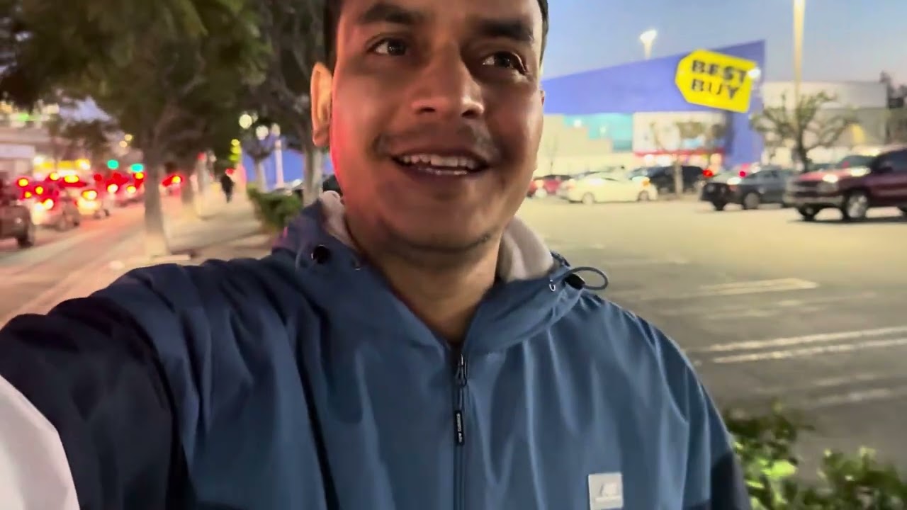 Aaj gye hum Marshalls or Best Buy 😊