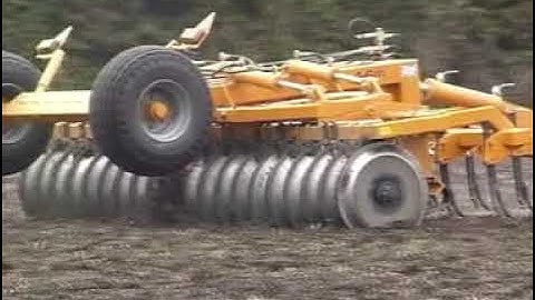 Simba Unipress promotional video. Includes Case IH Magnum, Case IH Quadtrac 9380, 8m Accord drill.