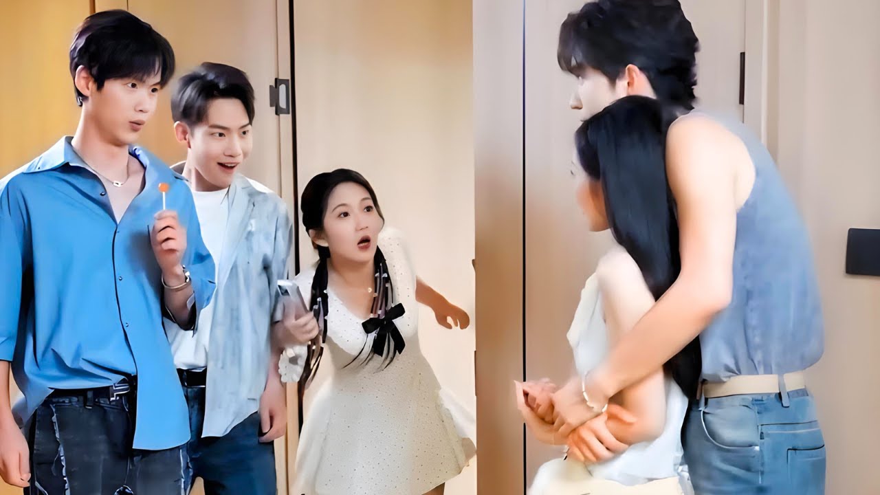 تنتقل فتاة للعيش مع إخوتها غير الأشقاء الأربعة، لكنها تشعل منافسة لأنهم يقعون في حبها