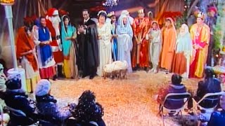 227 | Cast sings “Joy to the World”