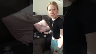 Moet NIET in mijn VINGERS PRIKKEN met de PINS. DISNEY STITCH Pins op mijn PRIKBORD prikken.  #shorts