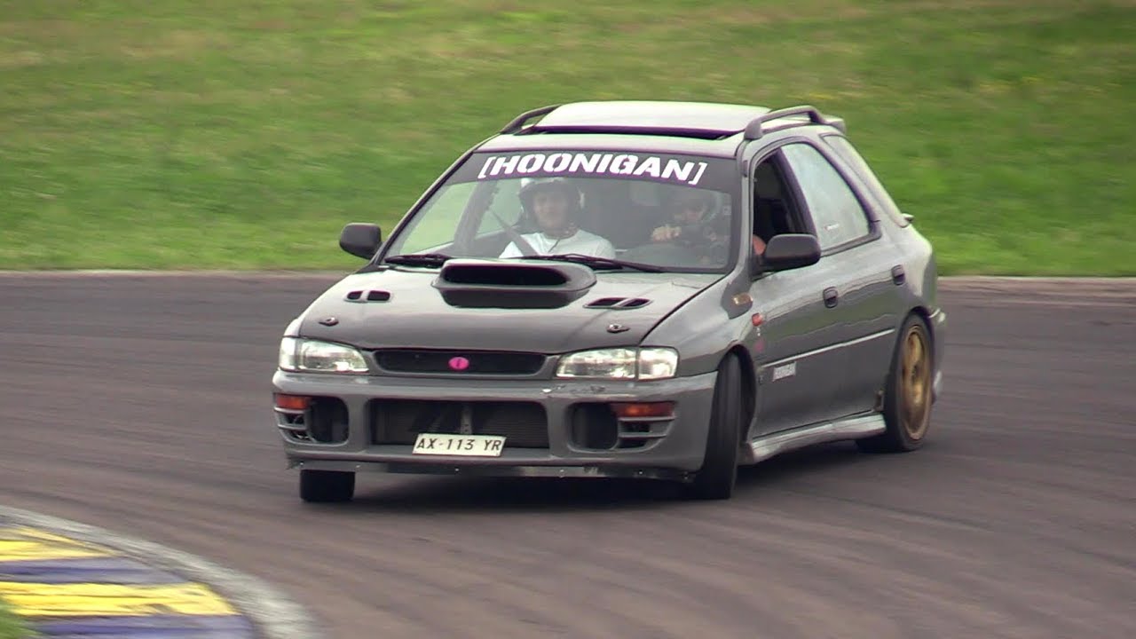 350 HP Subaru Impreza 4WD SW drift car Smoking tires