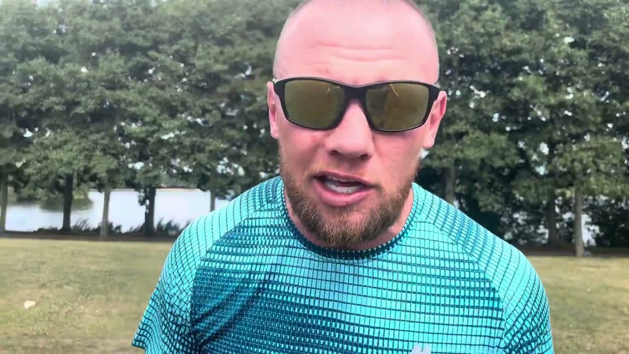 Бретт, может, я на берегу озера?