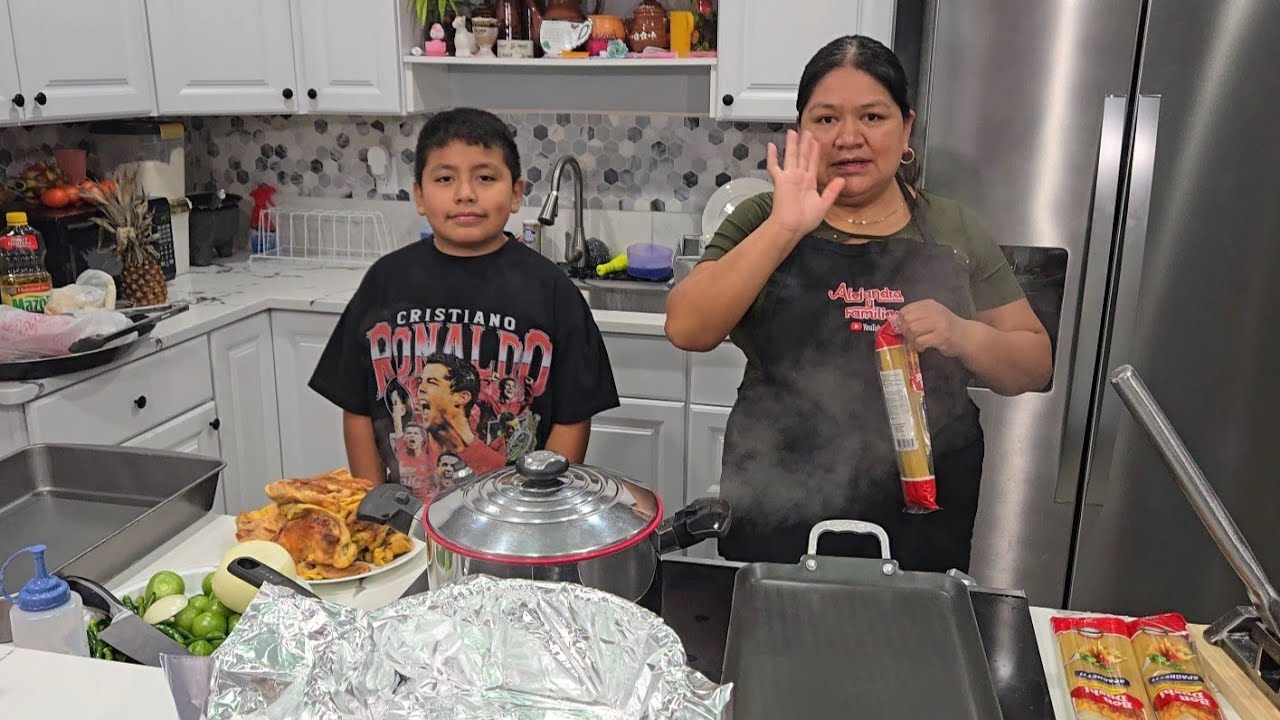 Haciendo pollo y un espagueti para comer el día de hoy