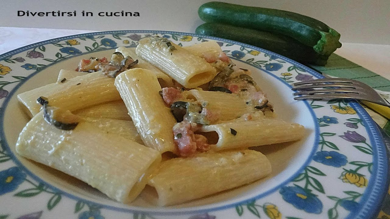 Pasta con zucchine e speck. - YouTube