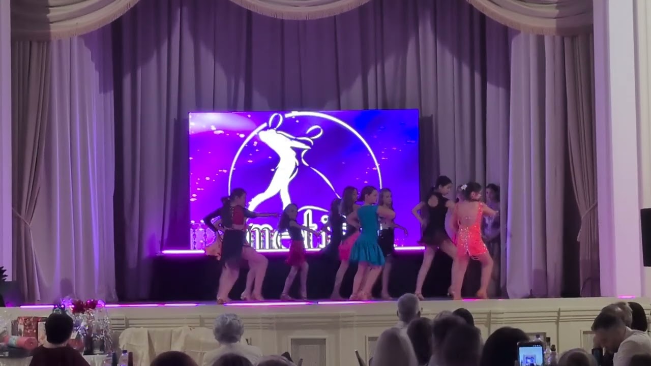 Ametiszt bál -2025-12-20 - Első kör - Szóló lányok - Paso Doble